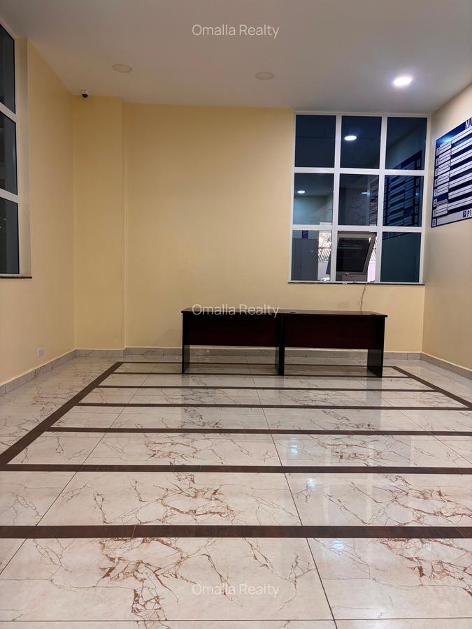 1,010 ft² Commercial Property with Service Charge Included in Westlands Area - 2