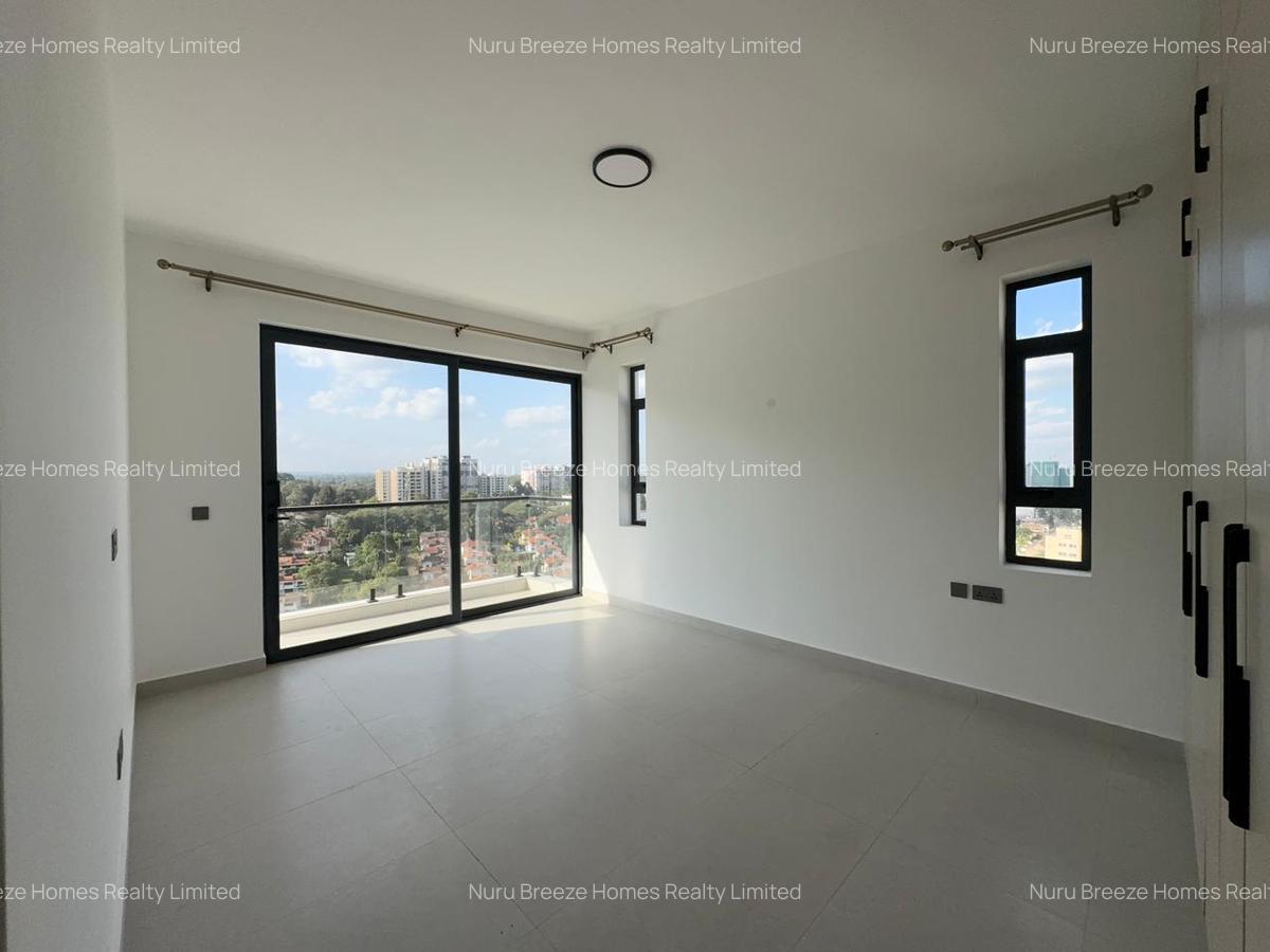3 Bed Apartment with En Suite in Brookside - 6