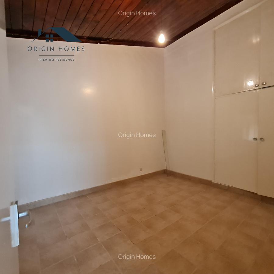 5 Bed House with En Suite at Lavington - 11
