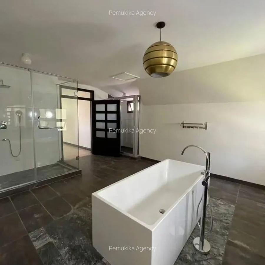 5 Bed Townhouse with En Suite in Karen - 6