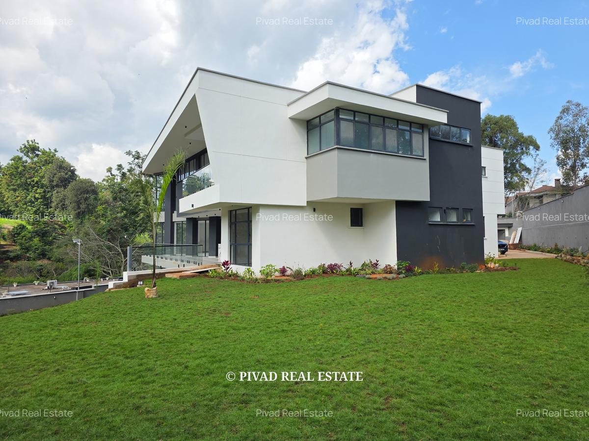5 Bed House with Garden in Nyari - 1