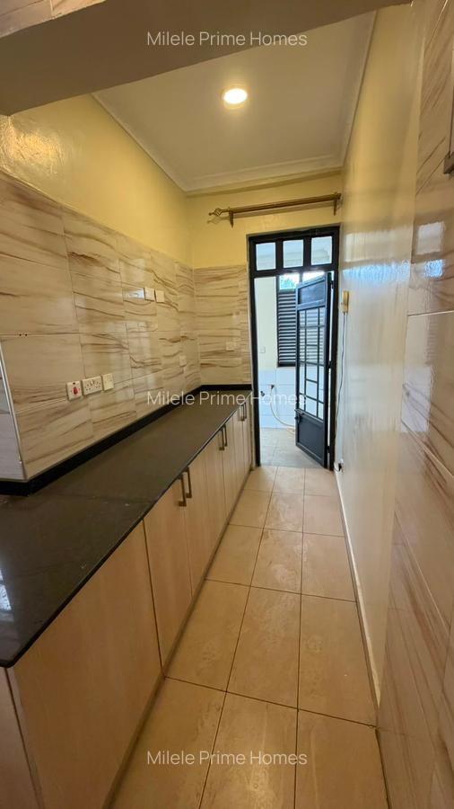 3 Bed Townhouse with En Suite at Garden Estate - 9