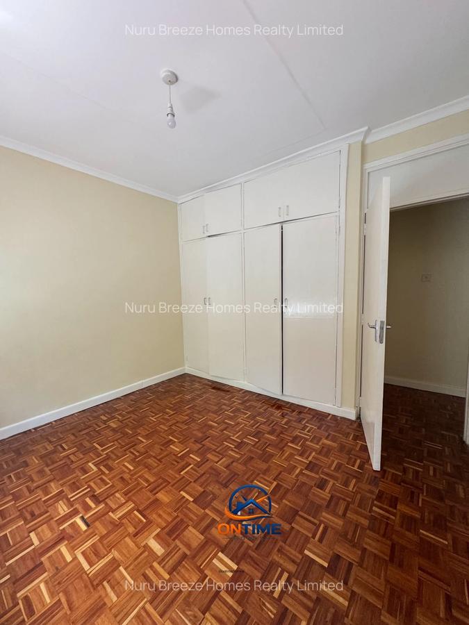 4 Bed House with En Suite in Rosslyn - 10
