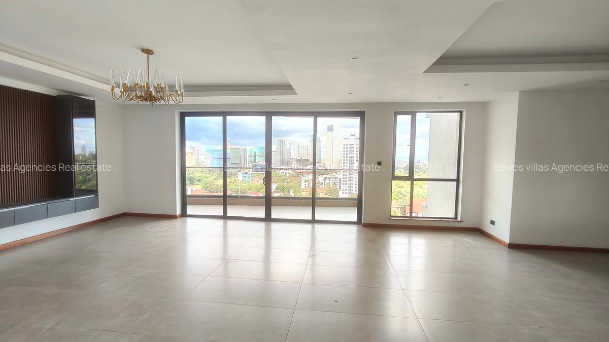 3 Bed Apartment with En Suite at Riverside - 4