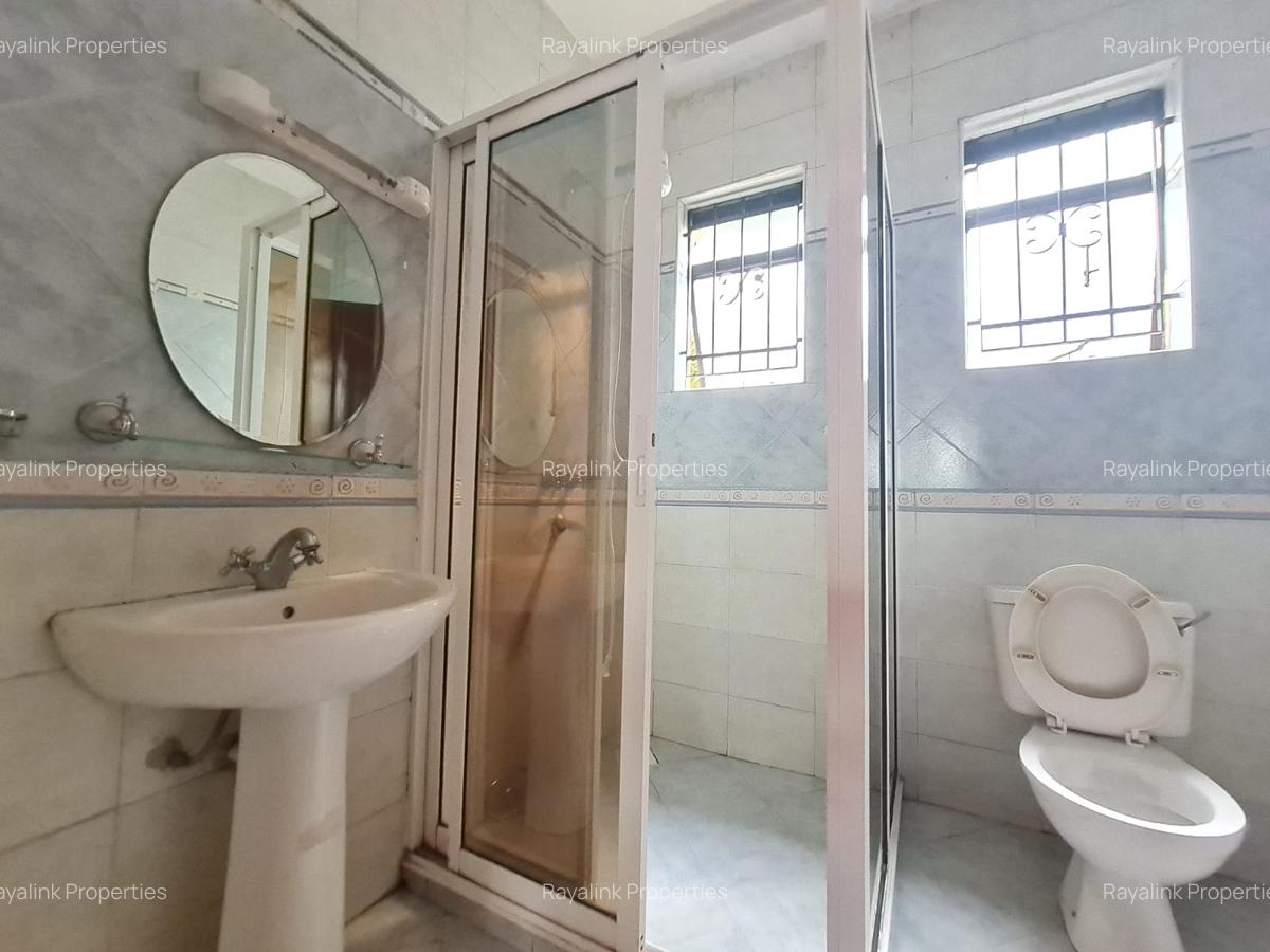 4 Bed Townhouse with En Suite at Off Brookside Drive - 15