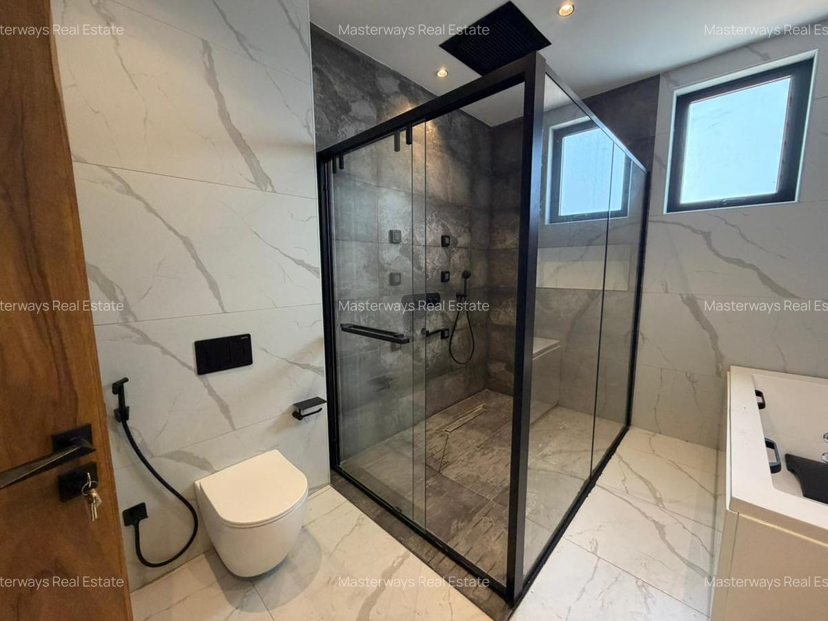 2 Bed Apartment with En Suite at Peponi Road - 6