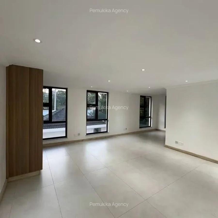 6 Bed Townhouse with En Suite in Runda - 7
