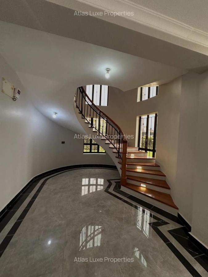 6 Bed Townhouse with En Suite in Runda - 14