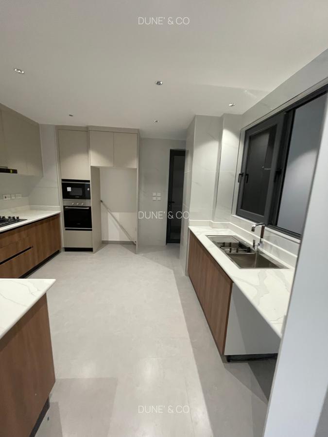 3 Bed Apartment with En Suite in Westlands Area - 9