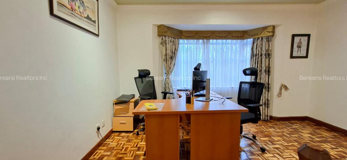 4 Bed Townhouse with En Suite in Brookside - 6