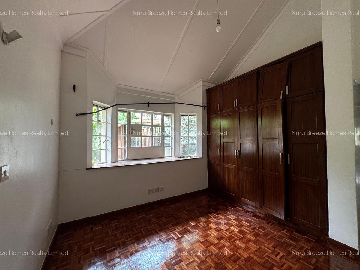 5 Bed Townhouse with En Suite in Rosslyn - 18