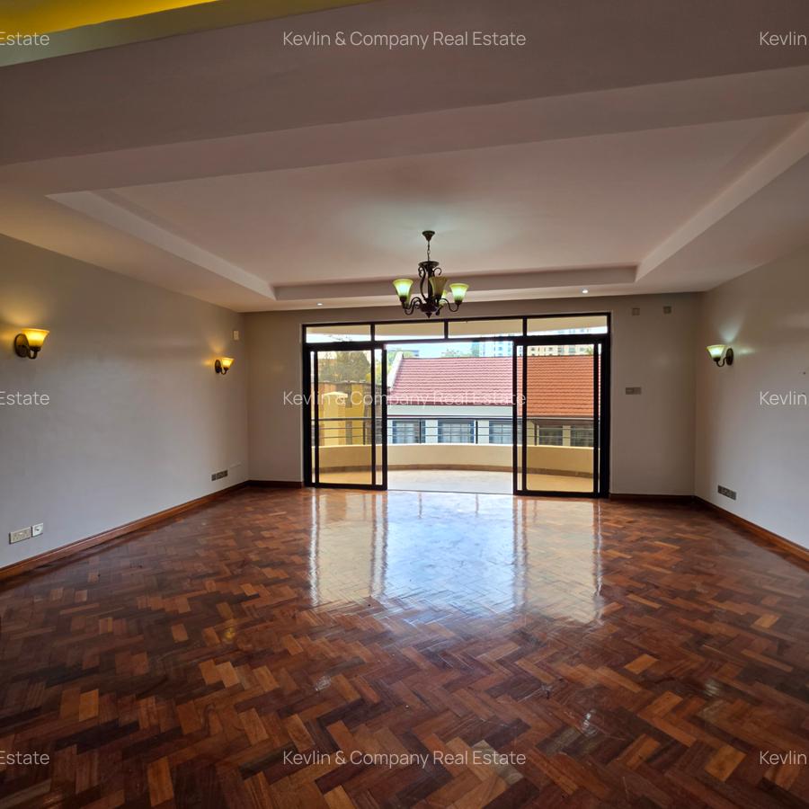 4 Bed Apartment with En Suite in Riverside - 3