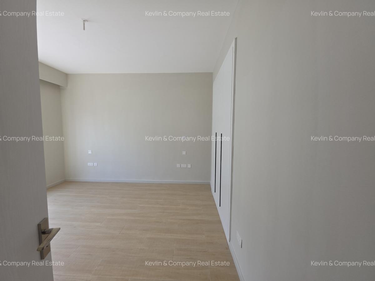 5 Bed Townhouse with En Suite in Kyuna - 14