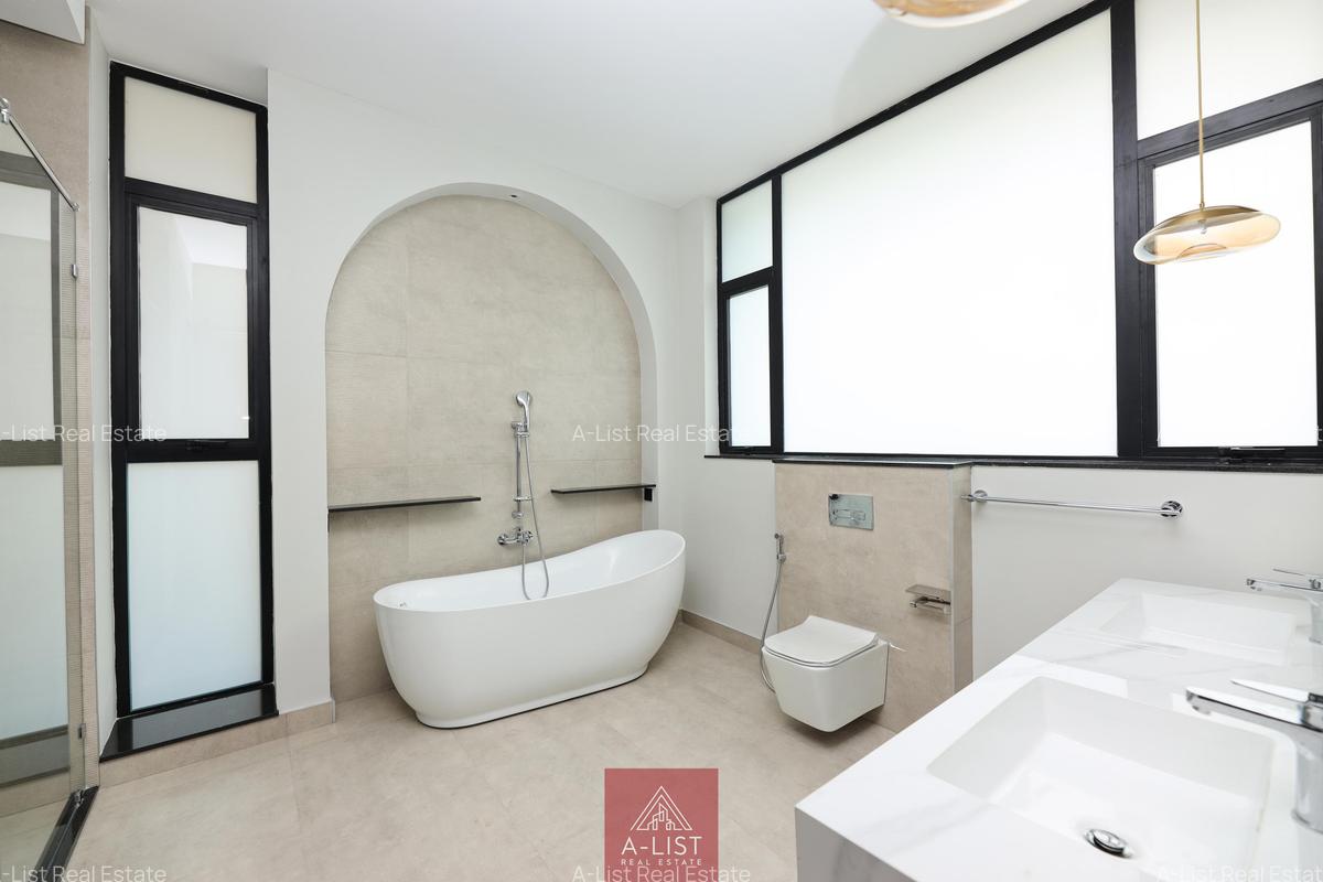 6 Bed Villa with En Suite at Nyari - 16