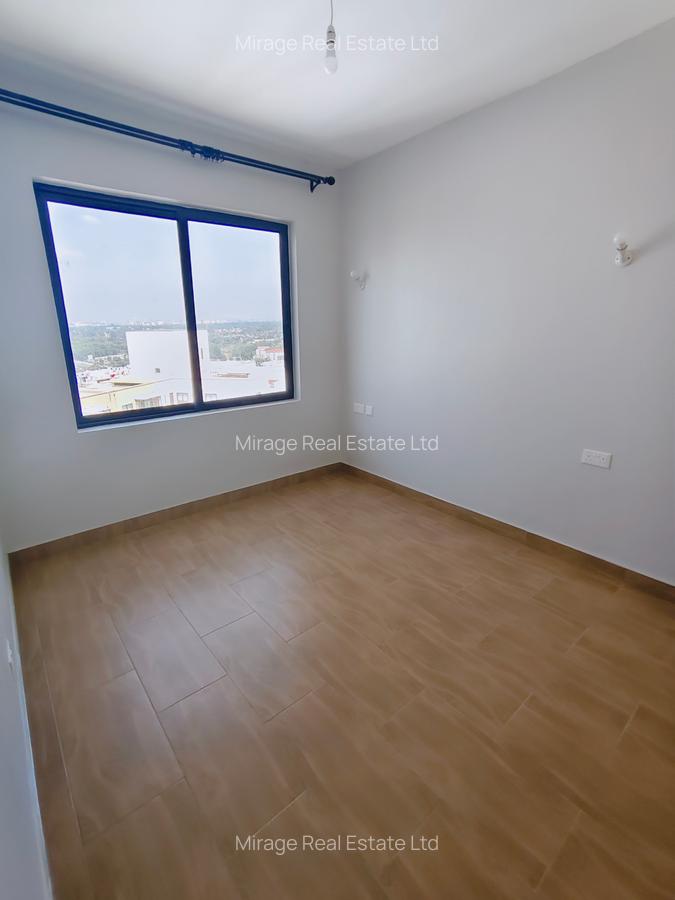 3 Bed Apartment with Swimming Pool in Garden Estate - 10