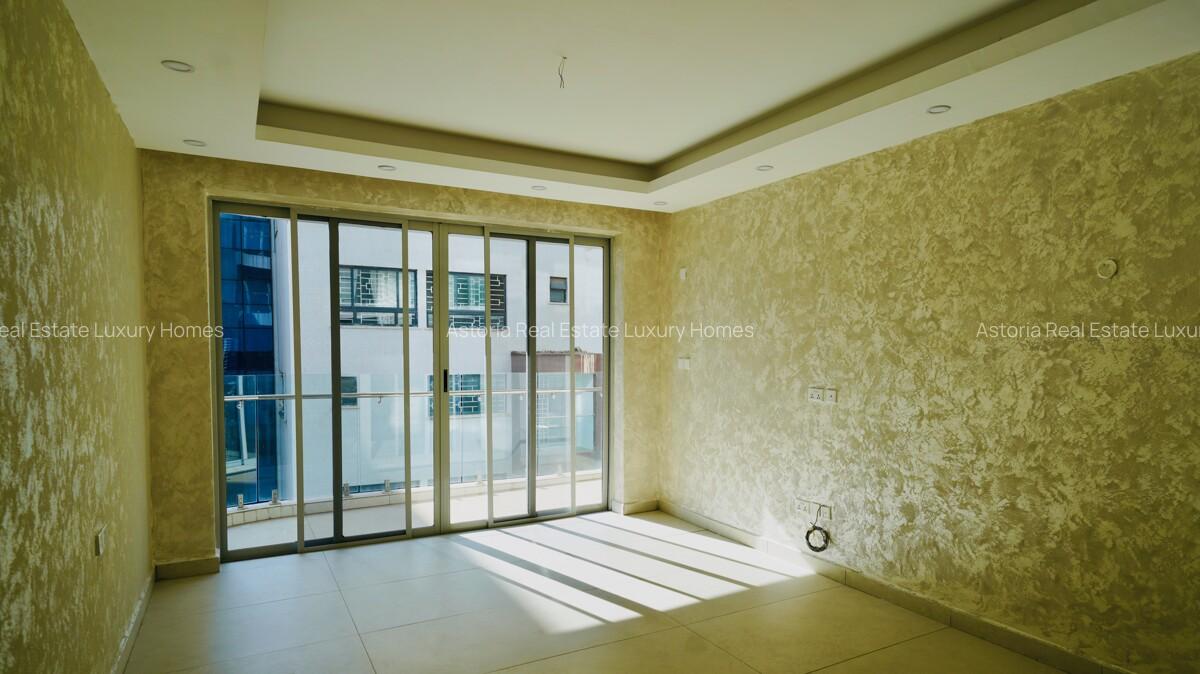 4 Bed Apartment with En Suite at 2026-510 - 7