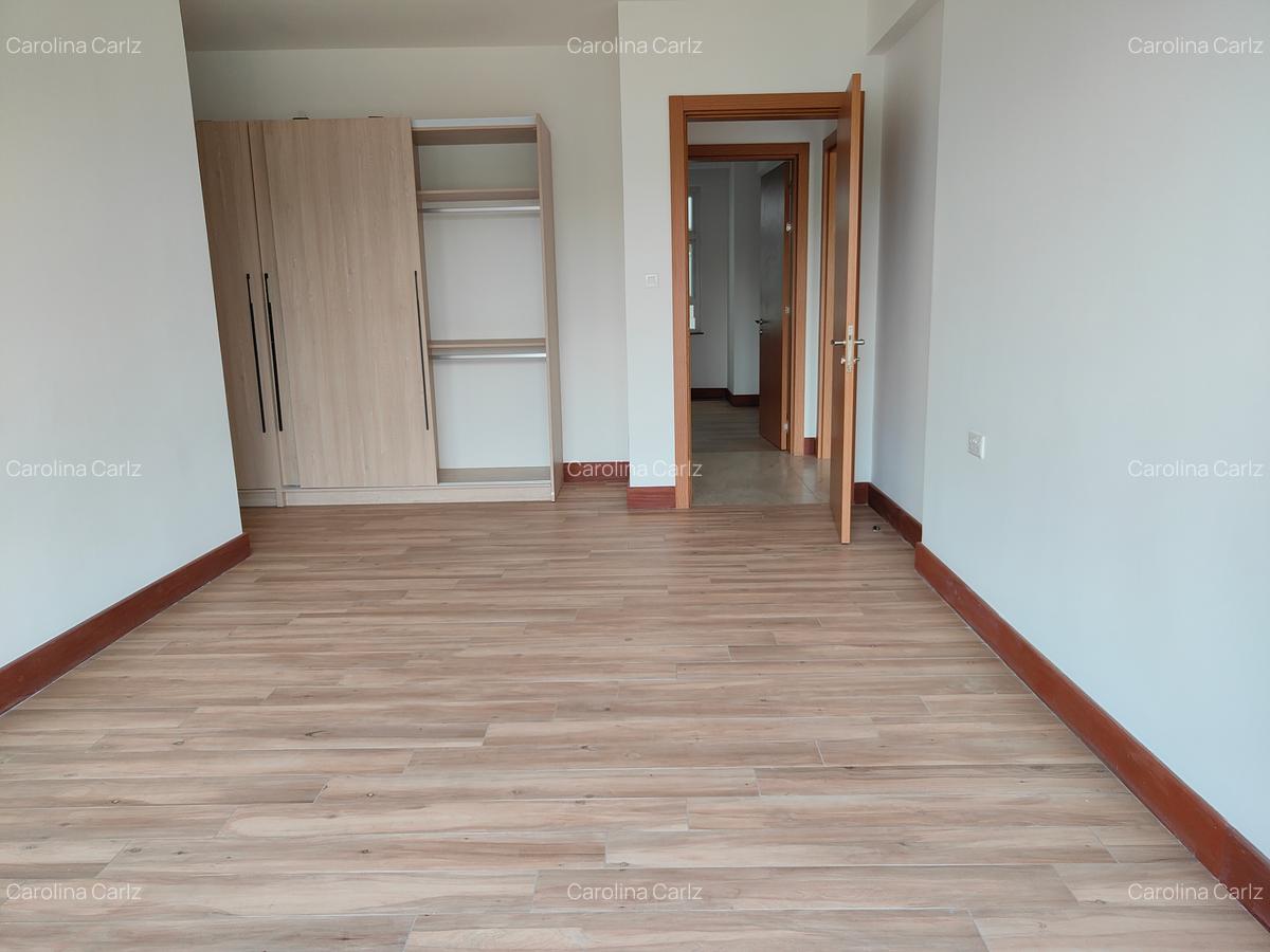 3 Bed Apartment with En Suite at City Park Drive - 17