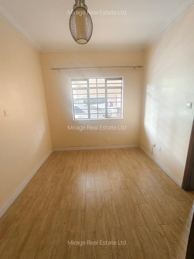 1 Bed Apartment with Swimming Pool in Kilimani - 4
