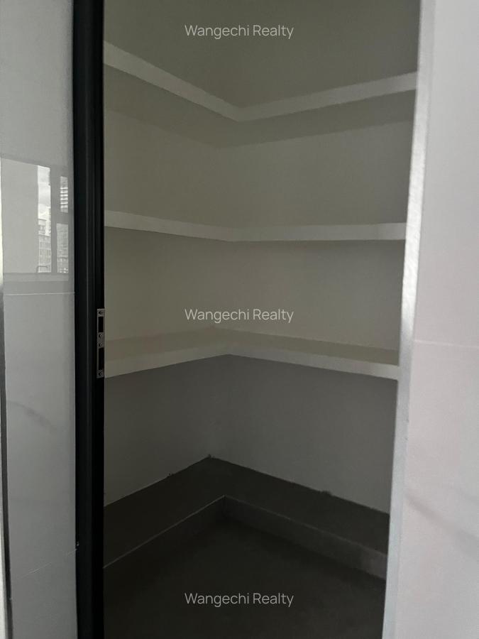 4 Bed Apartment with En Suite at Riverside Drive - 7