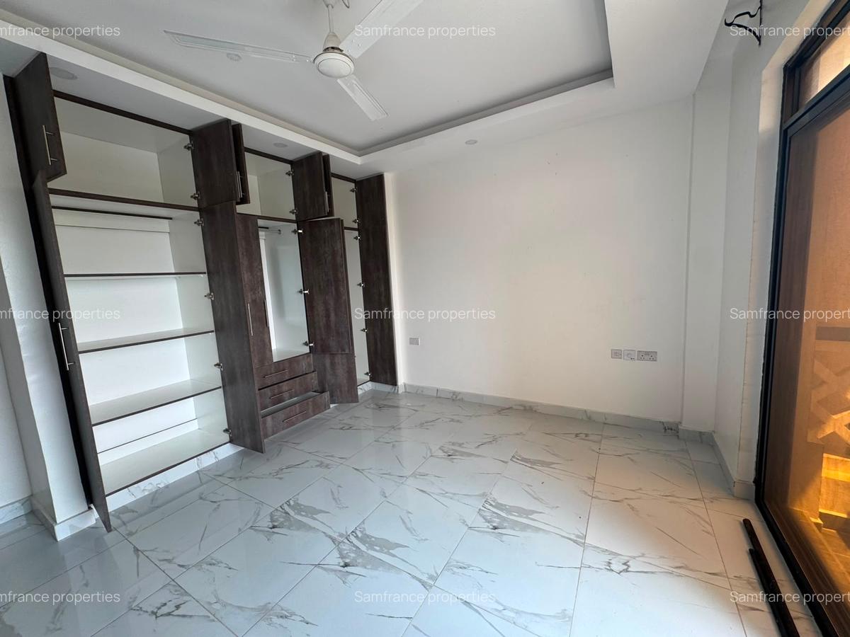 3 Bed Apartment with En Suite at Moyne Drive - 6