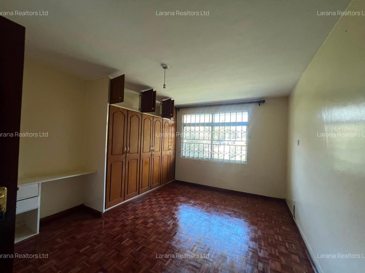 4 Bed Townhouse with En Suite at Kabarsiran - 11