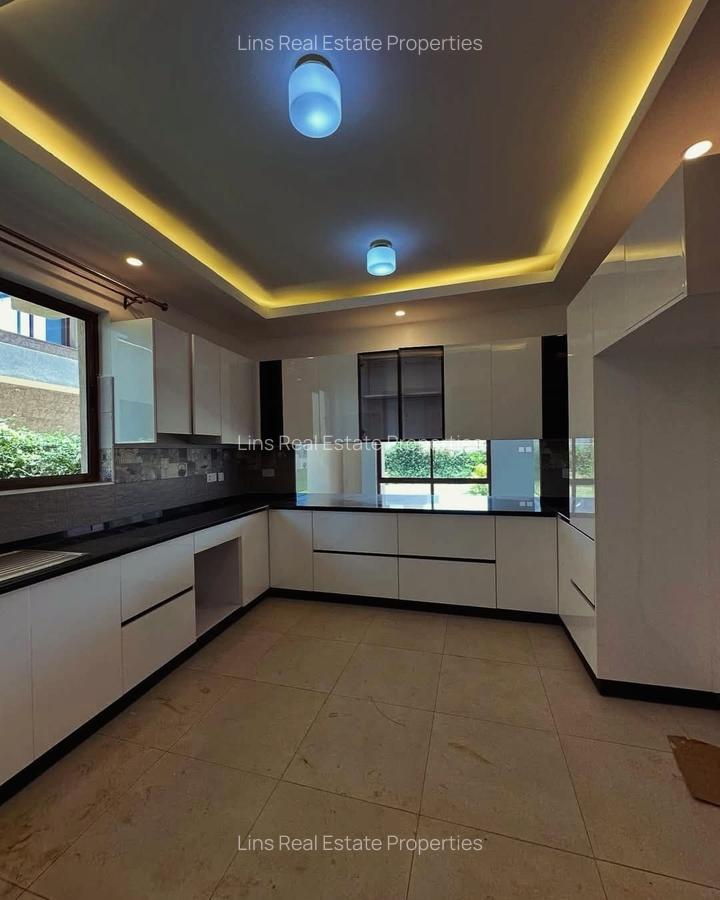 4 Bed Townhouse with En Suite in Runda - 14
