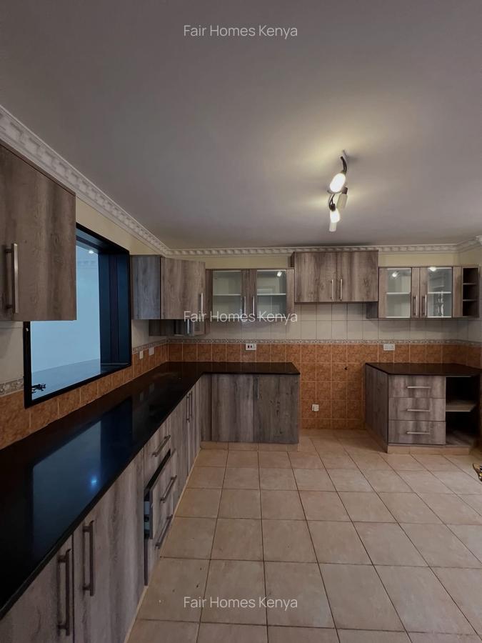 5 Bed Townhouse with En Suite at Convent Drive - 3