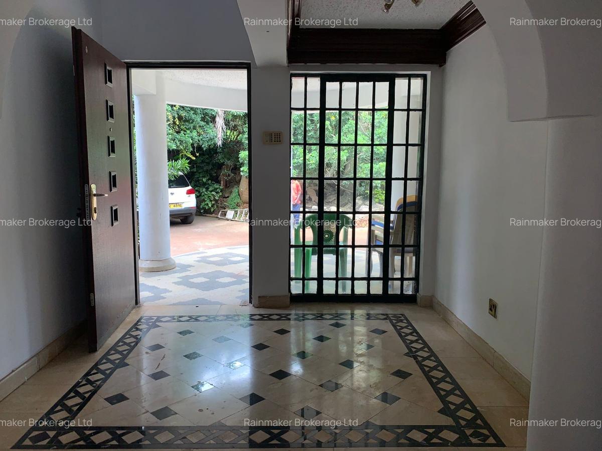 4 Bed House with En Suite in Runda - 8
