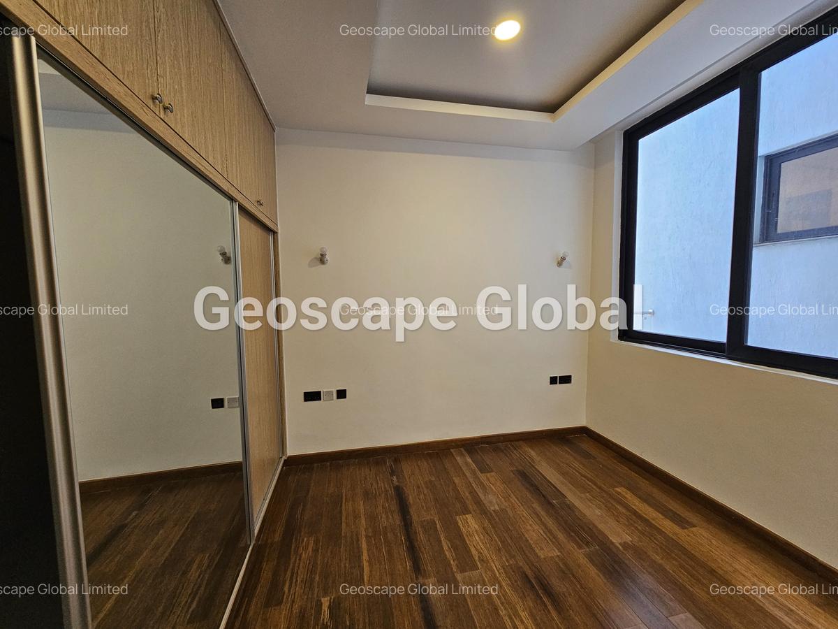 4 Bed Apartment with En Suite in Spring Valley - 10