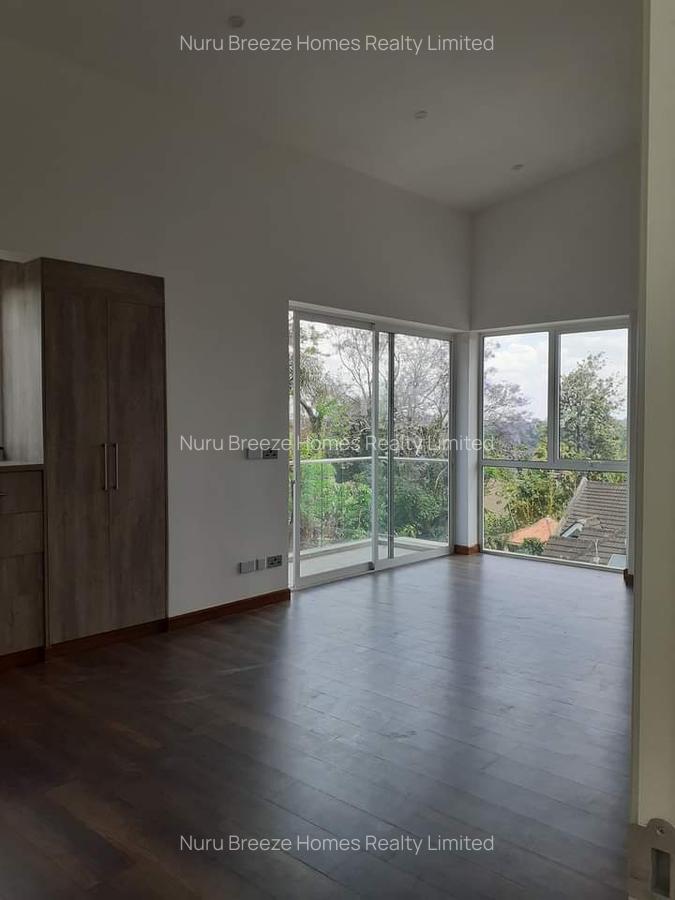 4 Bed Townhouse with En Suite in Lavington - 16