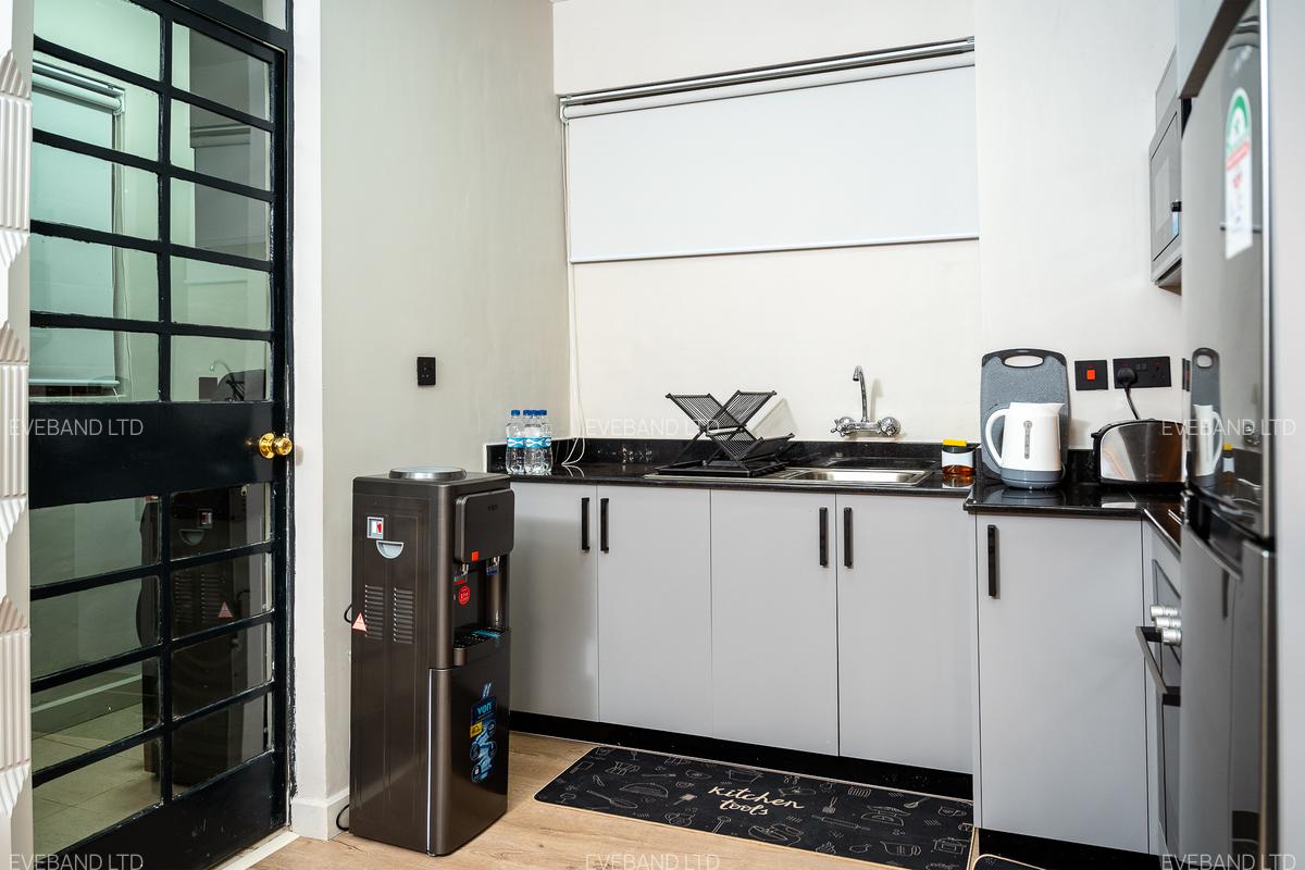 Furnished 1 Bed Apartment with En Suite at Westlands Road - 4