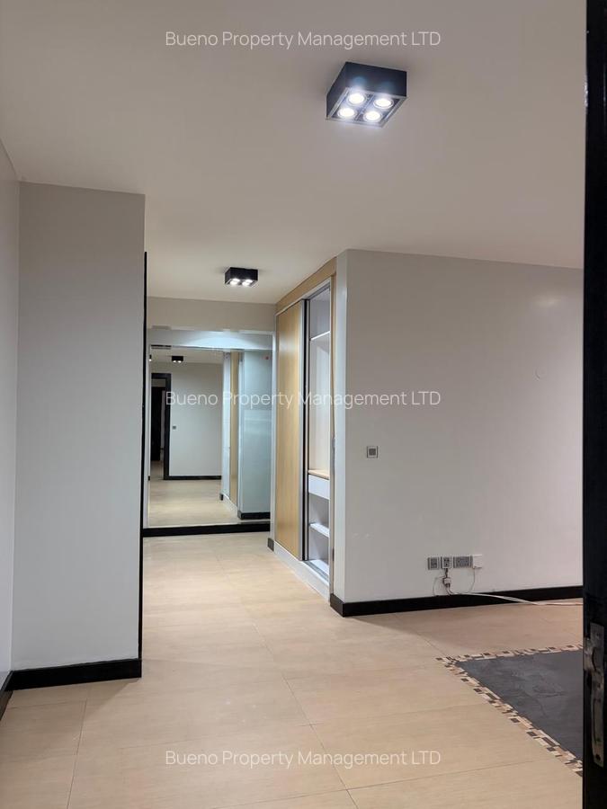 3 Bed Apartment with Swimming Pool in Riverside - 8