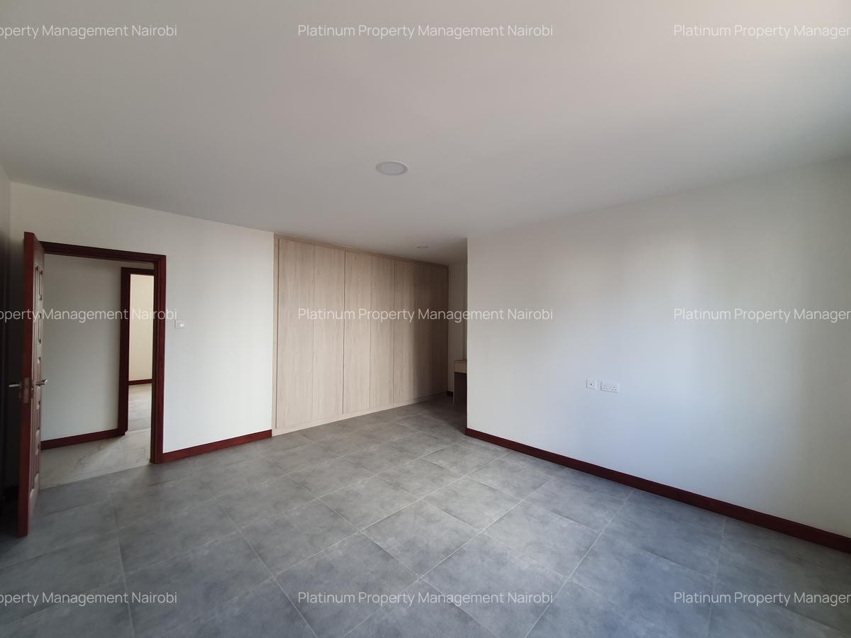 3 Bed Apartment with En Suite in Parklands - 16