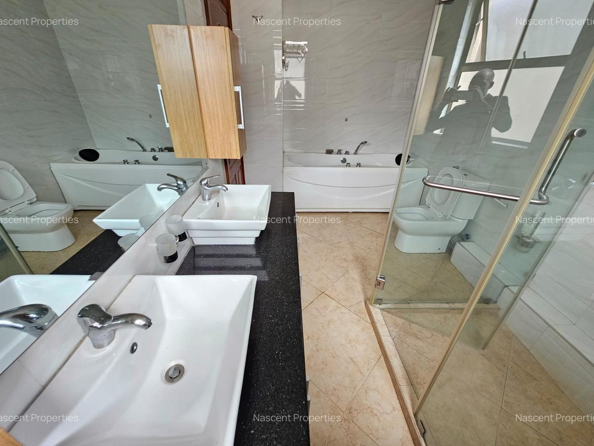 5 Bed Townhouse with En Suite in Lavington - 14