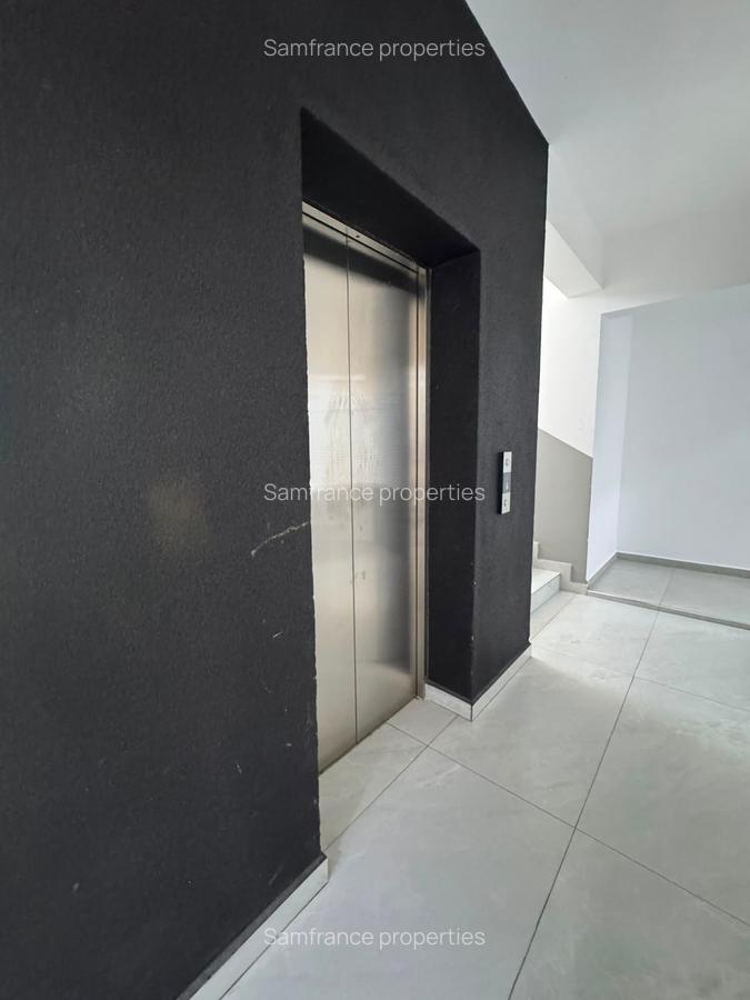 Serviced 1 Bed Apartment with En Suite at 1St Avanue - 10