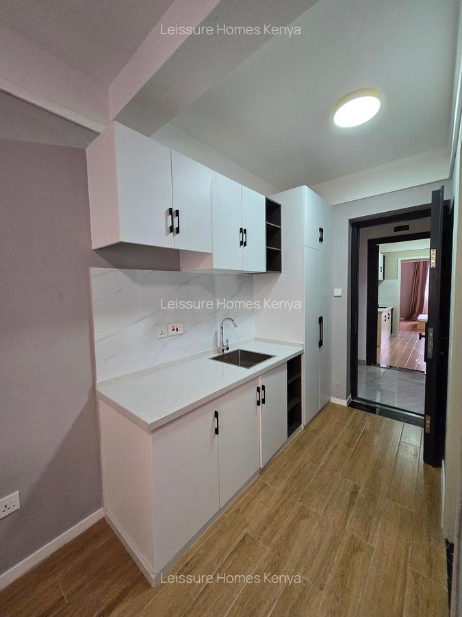 Studio Apartment with Swimming Pool at Wanyee Road - 20