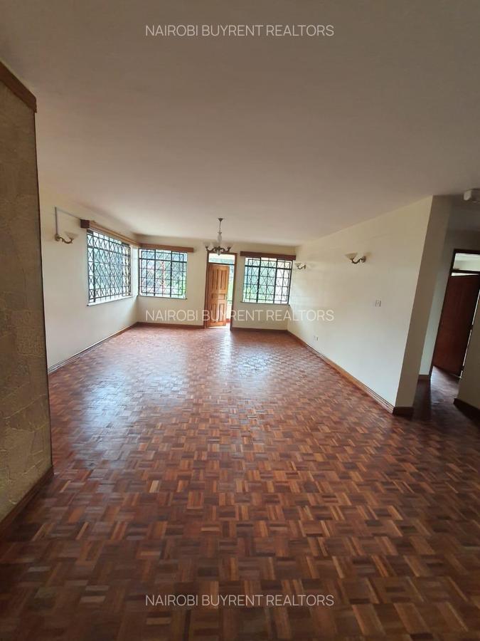 3 Bed Apartment with En Suite in Riverside - 1