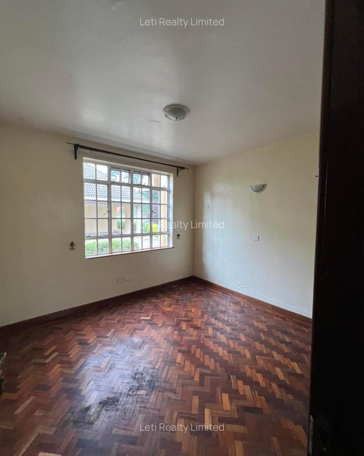 5 Bed Townhouse with En Suite in Lavington - 3