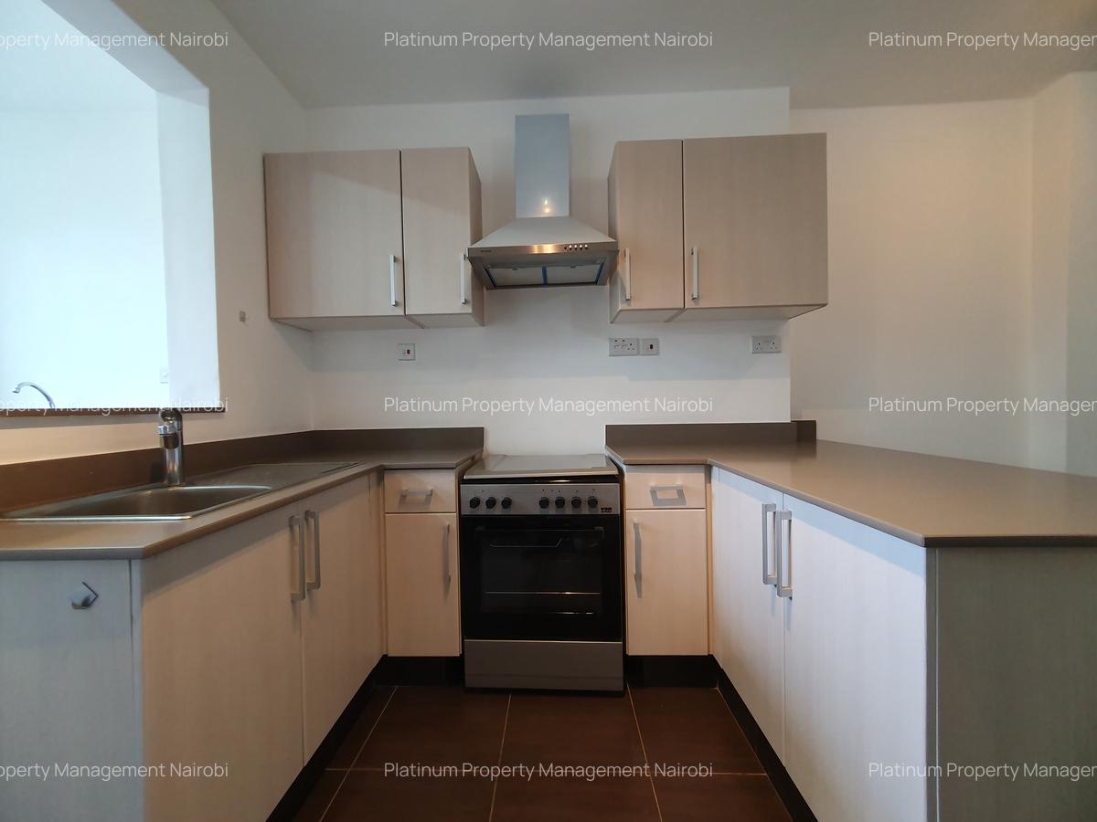 2 Bed Apartment with En Suite at Ojijo Road - 4