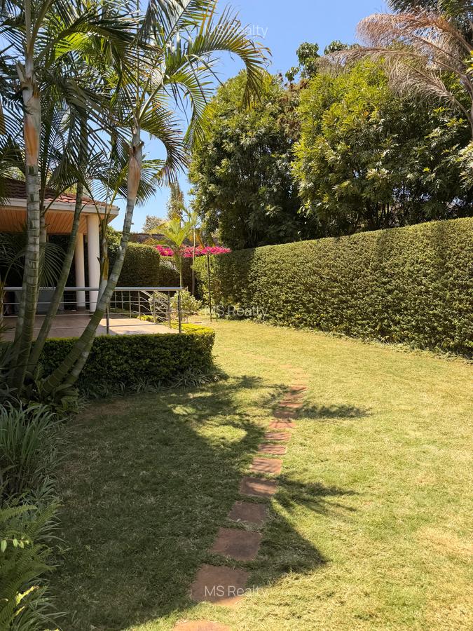 5 Bed Townhouse with En Suite in Westlands Area - 14