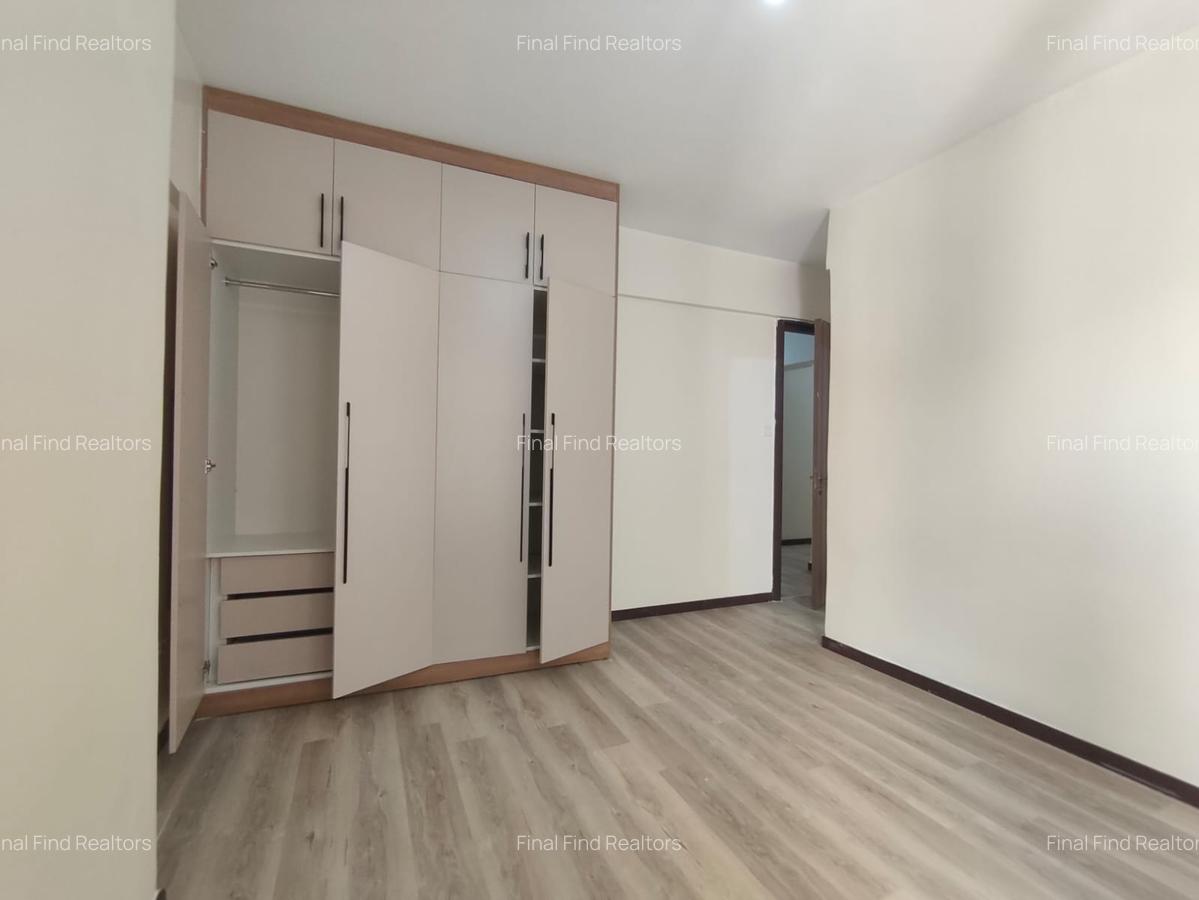 4 Bed Apartment with En Suite in Parklands - 9