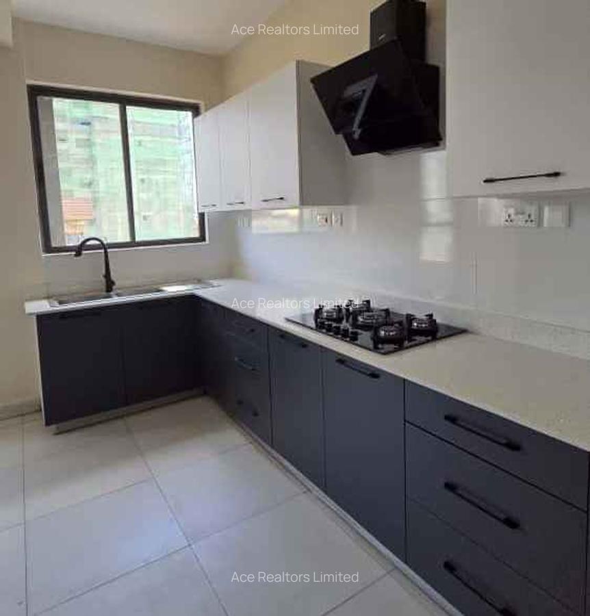 5 Bed Apartment with En Suite at Parklands - 9