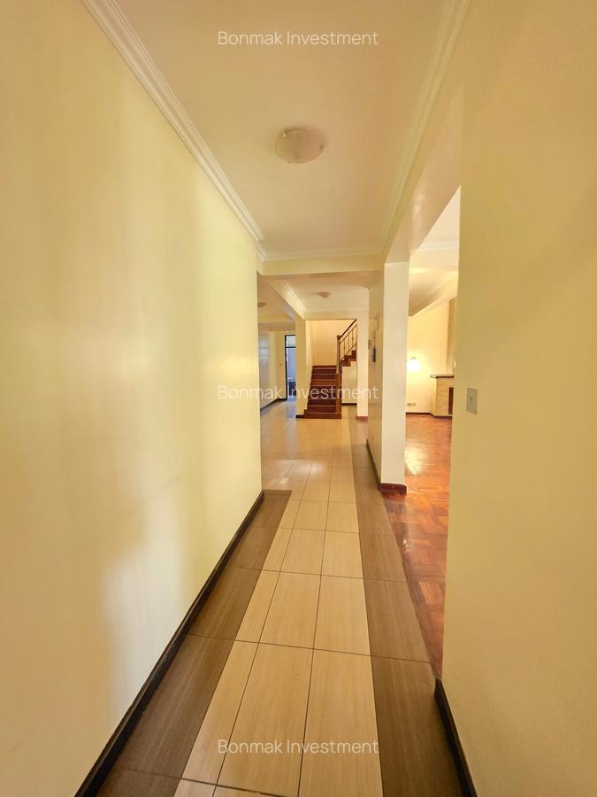 4 Bed Townhouse with En Suite at Rossylin Lone Tree - 12
