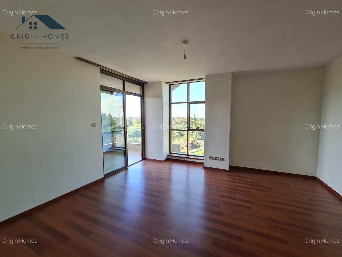 3 Bed Apartment with En Suite at Parklands Road - 10