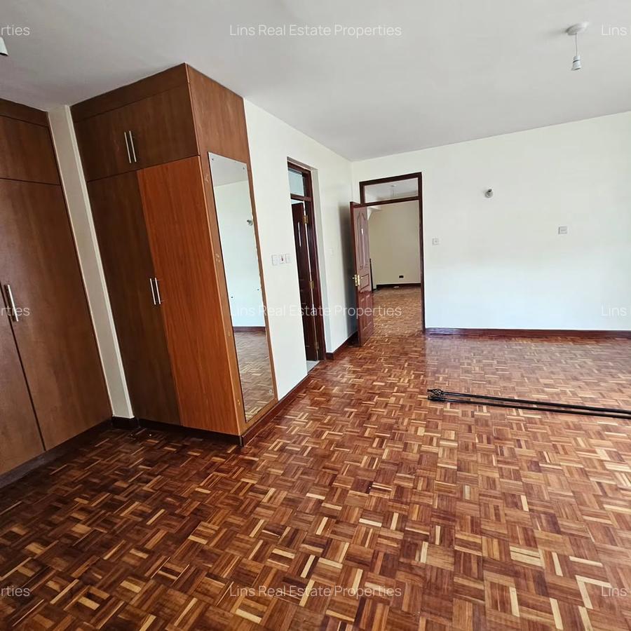 4 Bed Townhouse with En Suite in Lavington - 11
