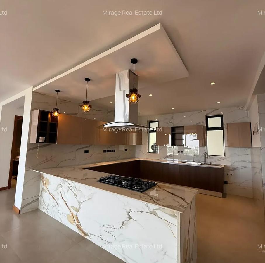 3 Bed Apartment with En Suite in Riverside - 2