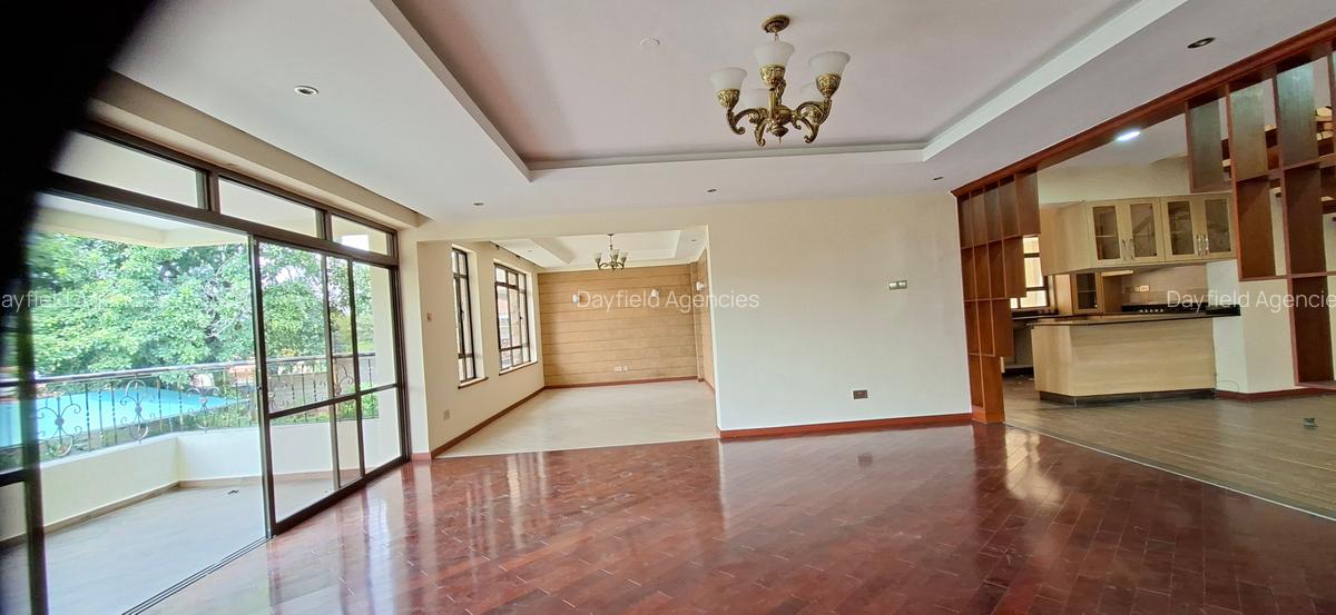 5 Bed House with En Suite in Lavington - 5