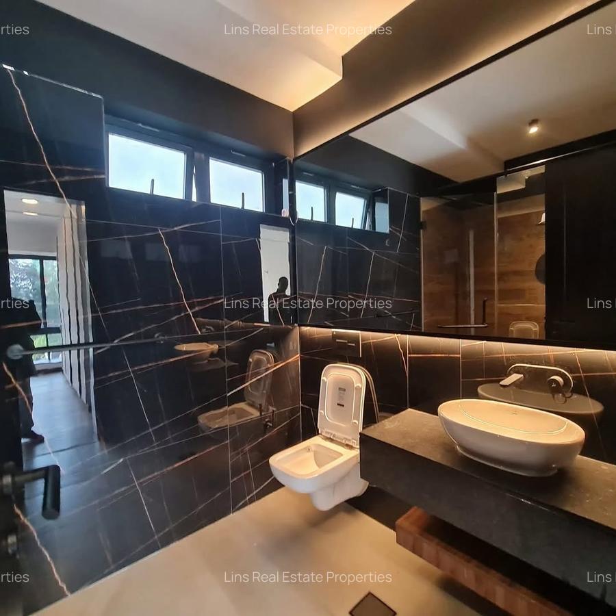 Serviced 2 Bed Apartment with En Suite in Spring Valley - 5