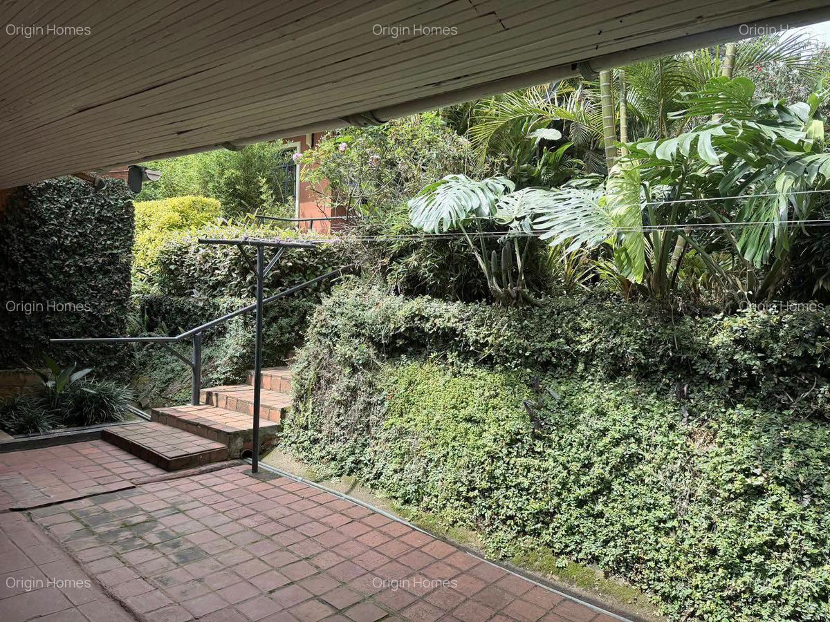 2 Bed House with En Suite at Loresho - 18