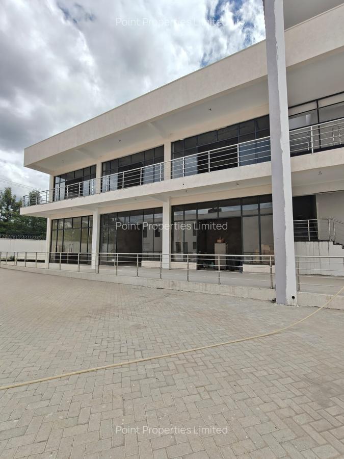 840 ft² Shop with Backup Generator in Karen - 1